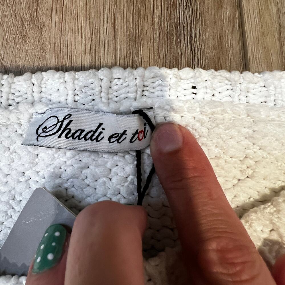 SHADI ET TOI Women's Distressed Sweater In White - Picture 7 of 10